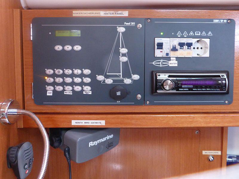 Book yachts online - sailboat - Bavaria Cruiser 32 - Nenita - rent