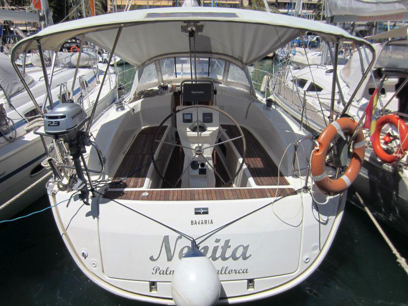 Book yachts online - sailboat - Bavaria Cruiser 32 - Nenita - rent
