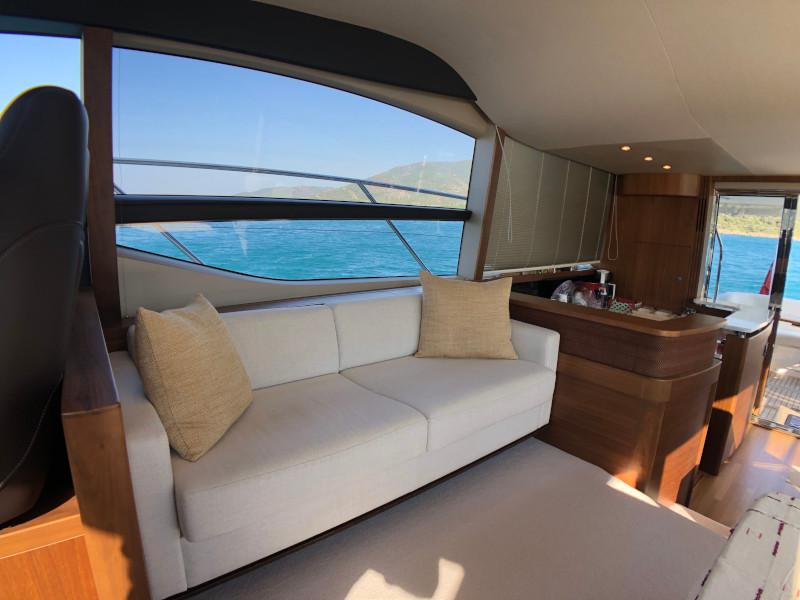 Book yachts online - motorboat - Princess 52 Fly - Miracle - rent