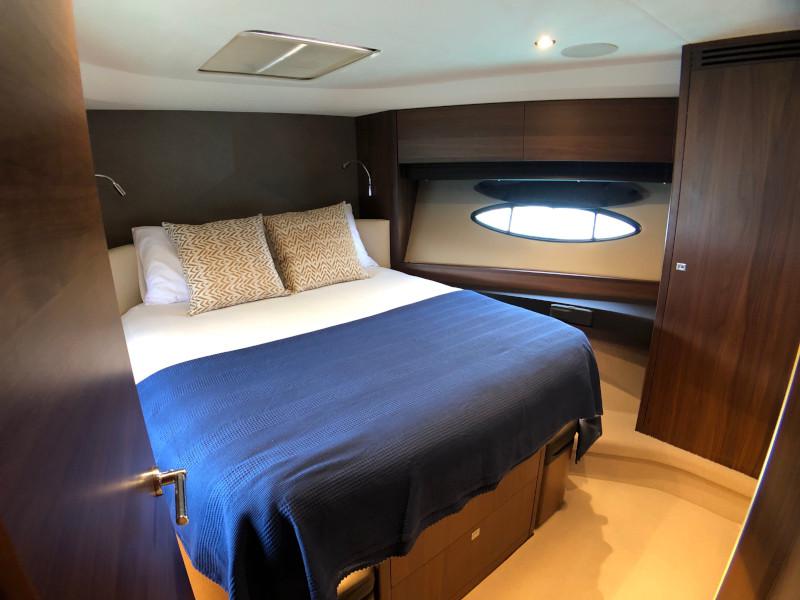 Book yachts online - motorboat - Princess 52 Fly - Miracle - rent