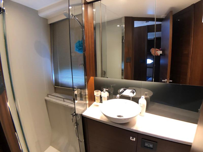 Book yachts online - motorboat - Princess 52 Fly - Miracle - rent