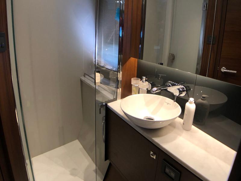 Book yachts online - motorboat - Princess 52 Fly - Miracle - rent