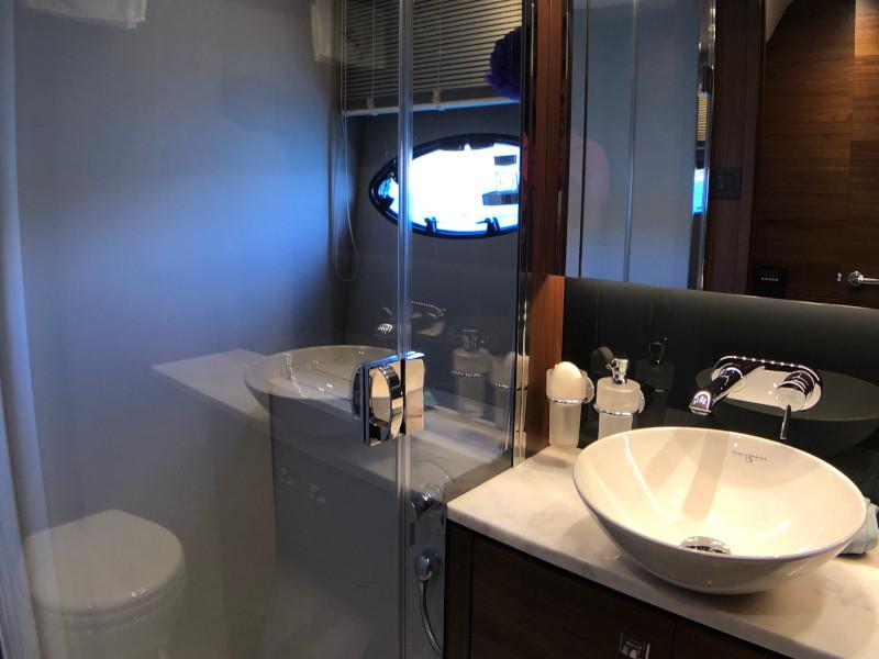 Book yachts online - motorboat - Princess 52 Fly - Miracle - rent