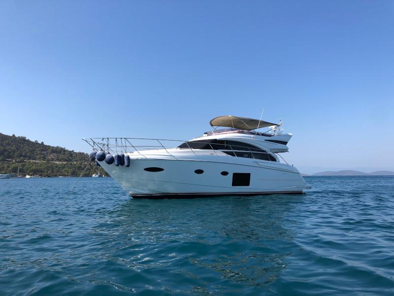 Book yachts online - motorboat - Princess 52 Fly - Miracle - rent