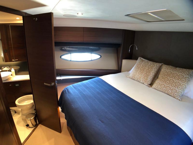 Book yachts online - motorboat - Princess 52 Fly - Miracle - rent