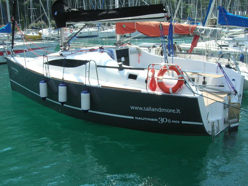 Book yachts online - sailboat - Nautiner 30S Race - Satori - rent