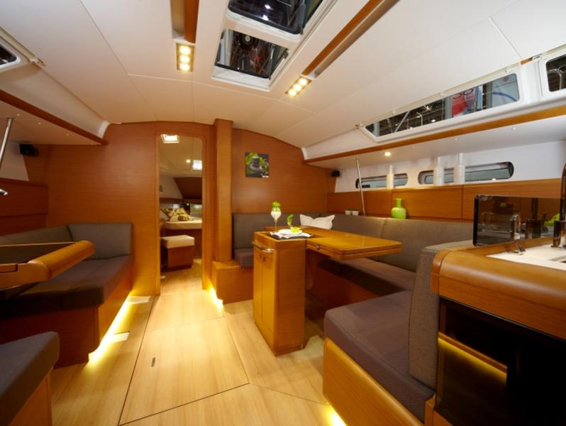 Book yachts online - sailboat - Sun Odyssey 439 - EC- 439-14-G - rent