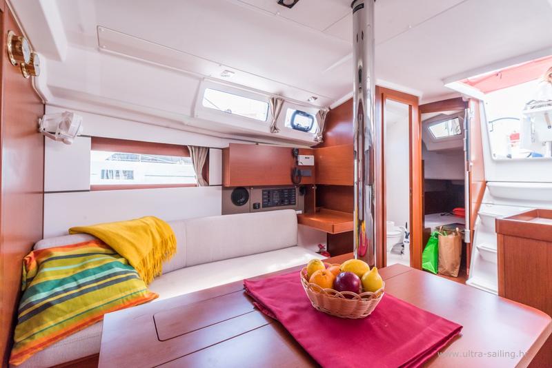 Book yachts online - sailboat - Oceanis 35.1 - BELA - rent