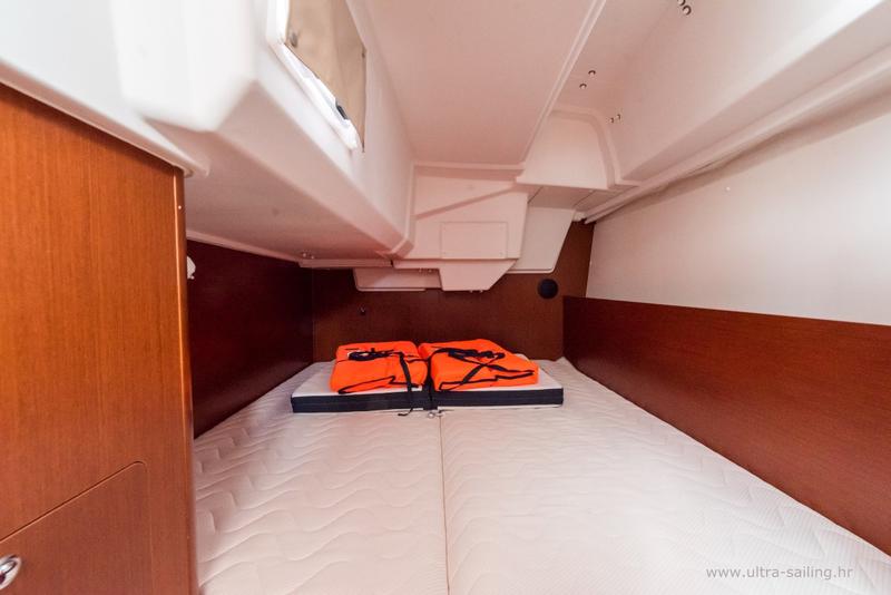 Book yachts online - sailboat - Oceanis 35.1 - BELA - rent