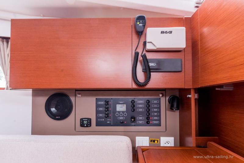 Book yachts online - sailboat - Oceanis 35.1 - BELA - rent