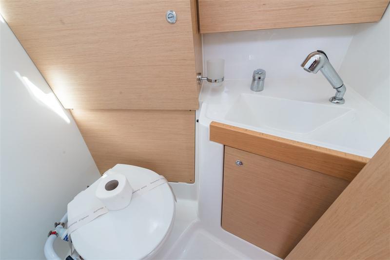 Book yachts online - sailboat - Oceanis 38.1 - LUCE - rent