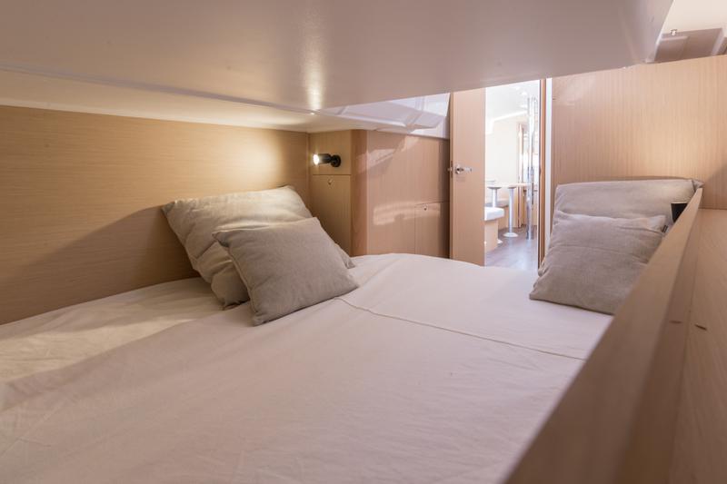 Book yachts online - sailboat - Oceanis 38.1 - CVITA - rent