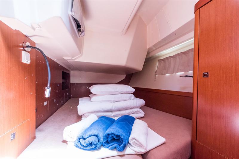 Book yachts online - sailboat - Oceanis 41 - LIMONI - rent