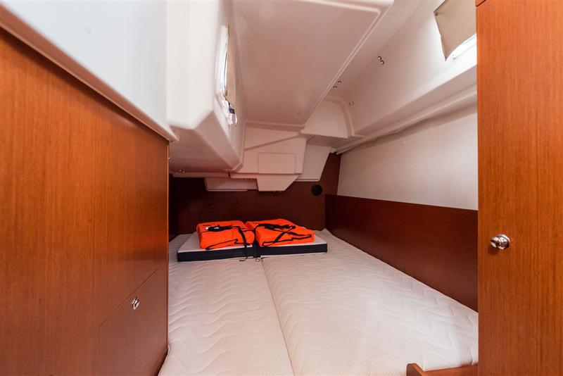 Book yachts online - sailboat - Oceanis 35.1 - LAMPUGA - rent