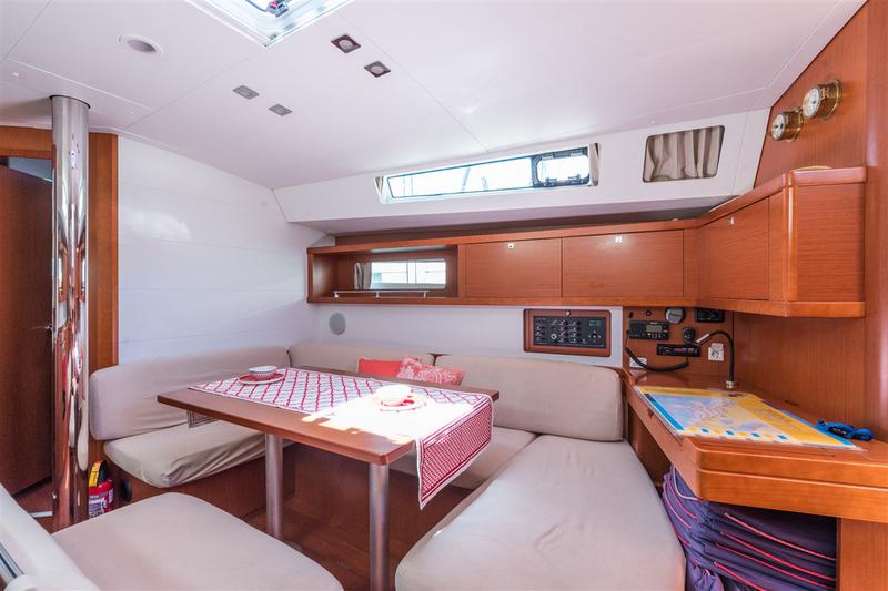 Book yachts online - sailboat - Oceanis 45 - FRESH EMOTION  - rent