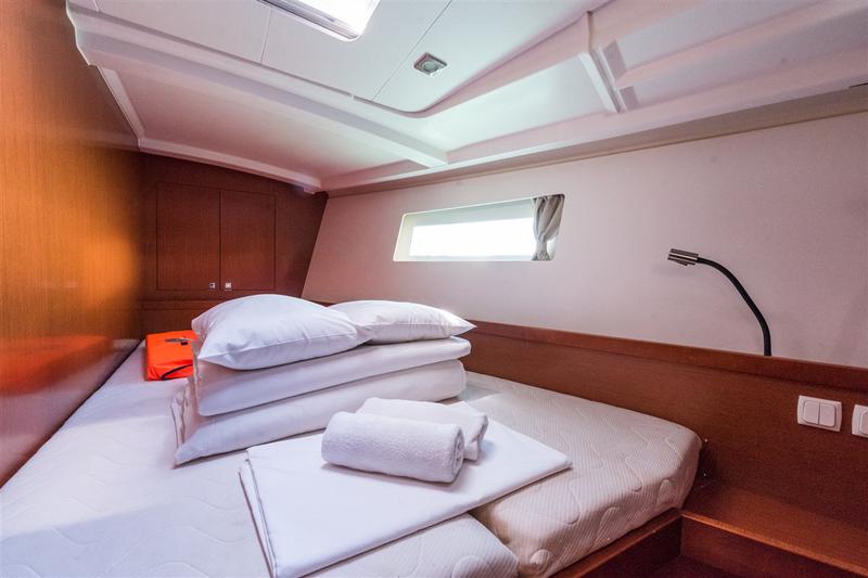 Book yachts online - sailboat - Oceanis 45 - FRESH EMOTION  - rent