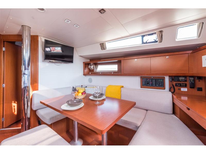 Book yachts online - sailboat - Oceanis 45 - PARIJA - rent