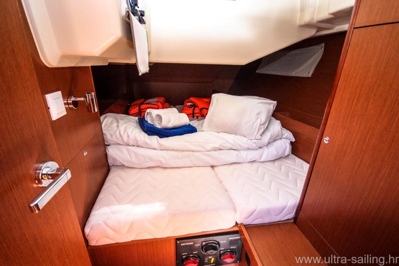 Book yachts online - sailboat - Oceanis 41.1 - PIA - rent