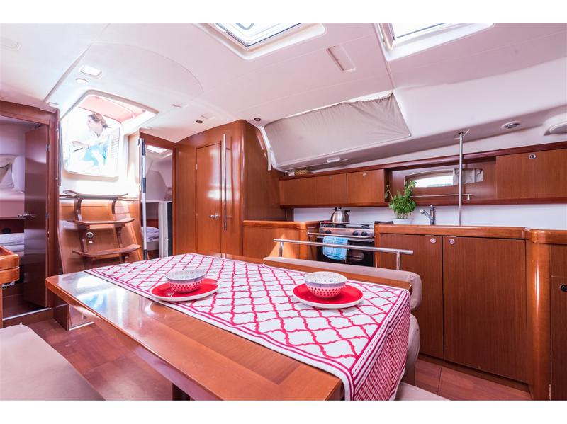 Book yachts online - sailboat - Oceanis 43 - SREBRNA II - rent