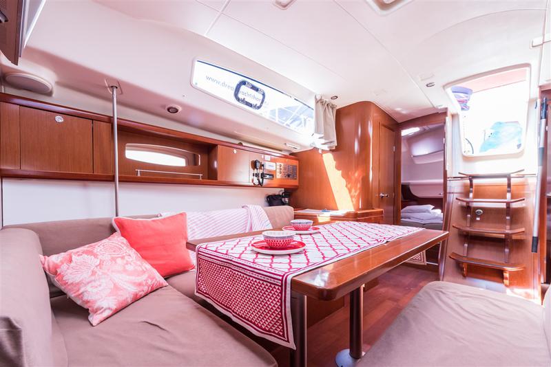 Book yachts online - sailboat - Oceanis 43 - SREBRNA II - rent