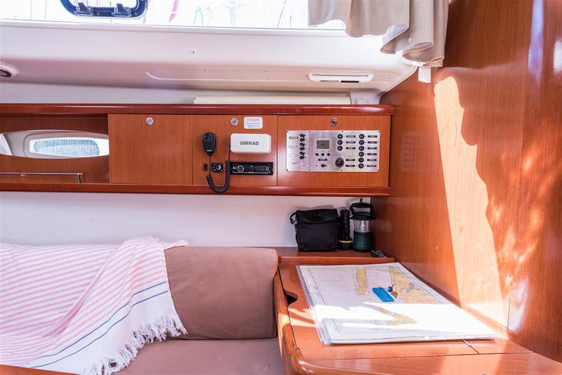 Book yachts online - sailboat - Oceanis 43 - SREBRNA II - rent