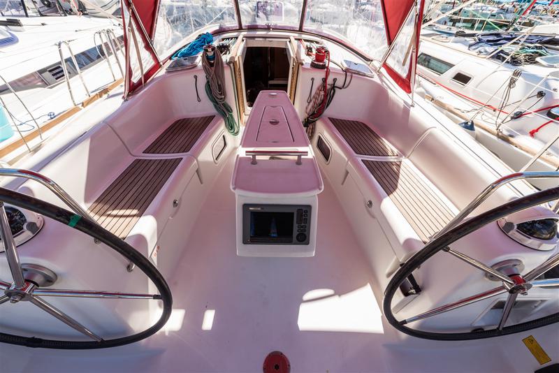 Book yachts online - sailboat - Oceanis 43 - SREBRNA II - rent