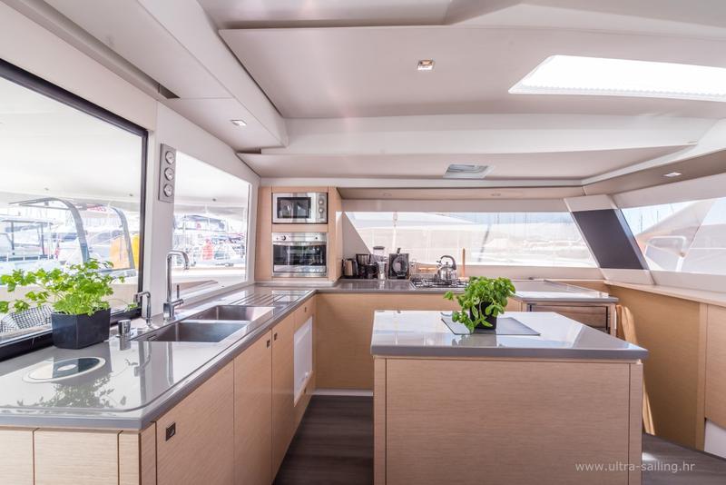 Book yachts online - catamaran - Saba 50 - SABA 50 -  AC and generator - rent