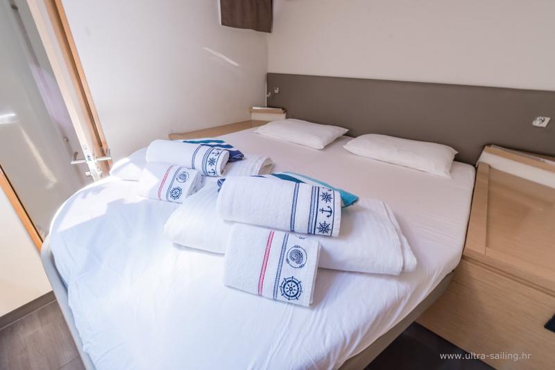 Book yachts online - catamaran - Saba 50 - SABA 50 -  AC and generator - rent