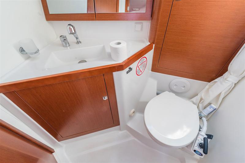 Book yachts online - sailboat - Oceanis 45 - ZOA - rent