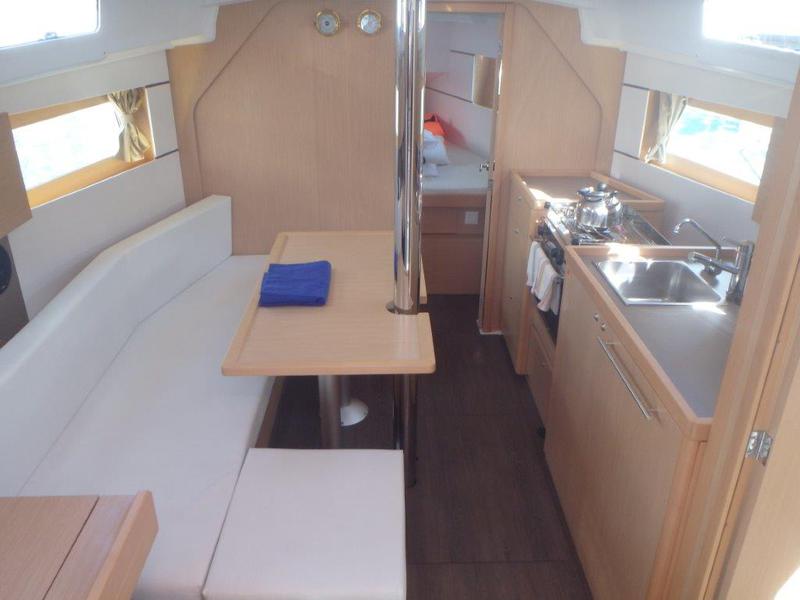 Book yachts online - sailboat - Oceanis 35 - GALA - rent