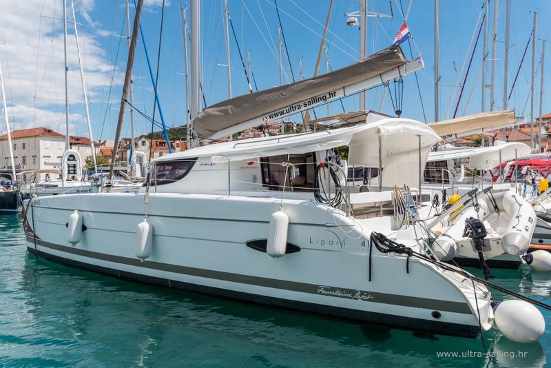 Book yachts online - catamaran - Lipari 41 - UNS INN - rent