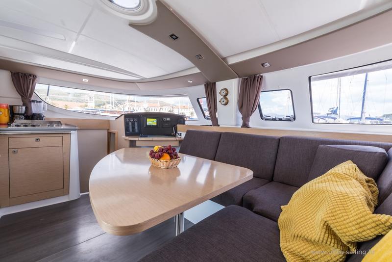 Book yachts online - catamaran - Lipari 41 - UNS INN - rent