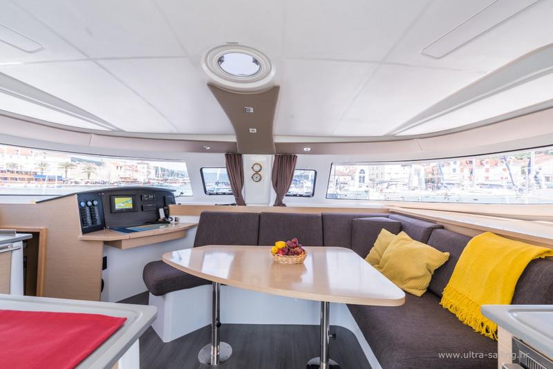 Book yachts online - catamaran - Lipari 41 - UNS INN - rent