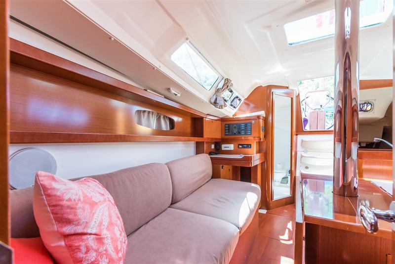 Book yachts online - sailboat - Oceanis 31 - BUDDY - rent