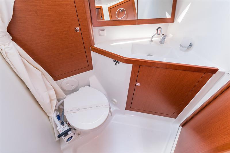 Book yachts online - sailboat - Oceanis 45 - MOBULA ONE - rent