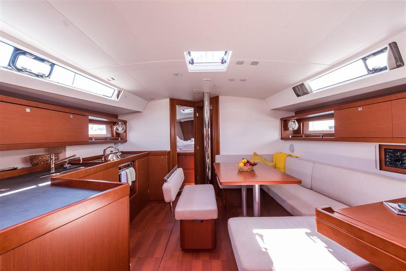 Book yachts online - sailboat - Oceanis 45 - MOBULA ONE - rent