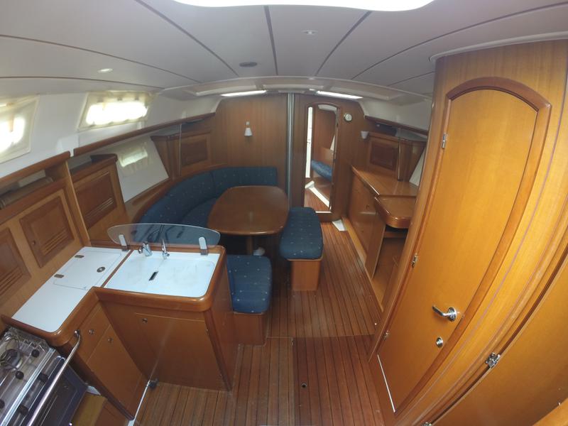 Book yachts online - sailboat - Dufour 412 - Santa Lucia - rent
