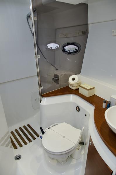 Book yachts online - motorboat - Antares 42 (2014) - ROKO V - rent