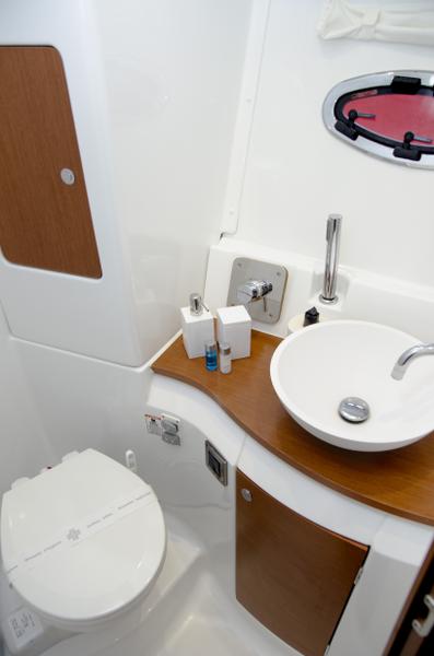 Book yachts online - motorboat - Antares 42 (2014) - ROKO V - rent