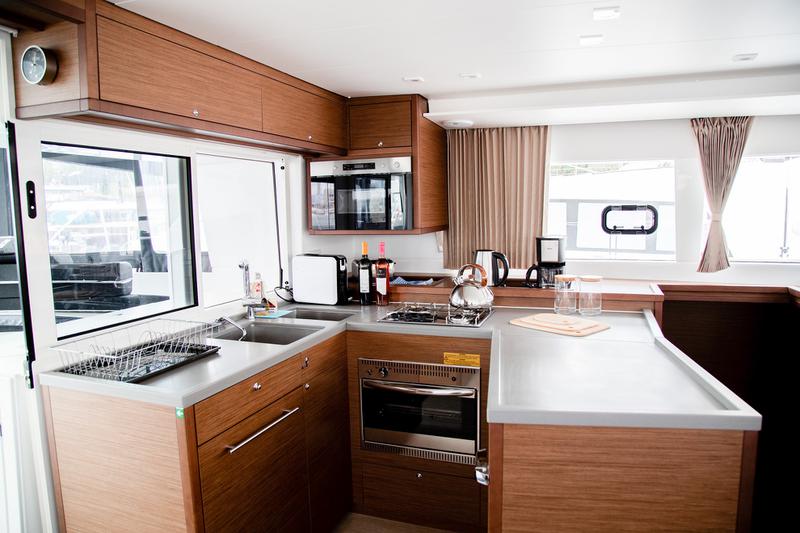 Book yachts online - catamaran - Lagoon 450 F (2019) ANJA equipped with generator, A/C (saloon+cabins), water maker, washer/dryer, dishwasher, microwave oven - ANJA I - rent