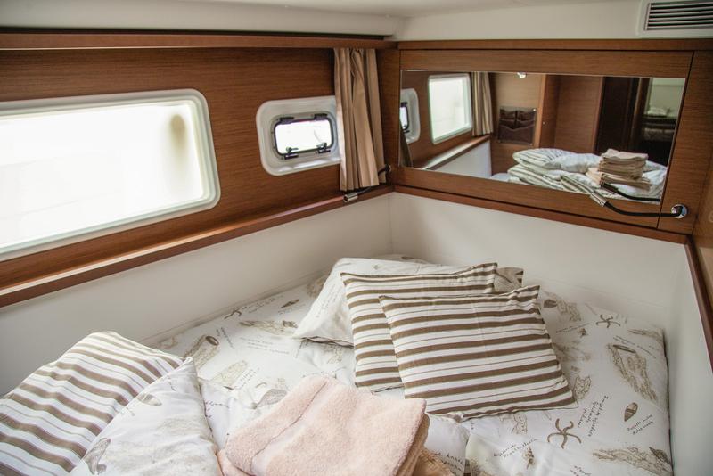 Book yachts online - catamaran - Lagoon 450 F (2019) ANJA equipped with generator, A/C (saloon+cabins), water maker, washer/dryer, dishwasher, microwave oven - ANJA I - rent