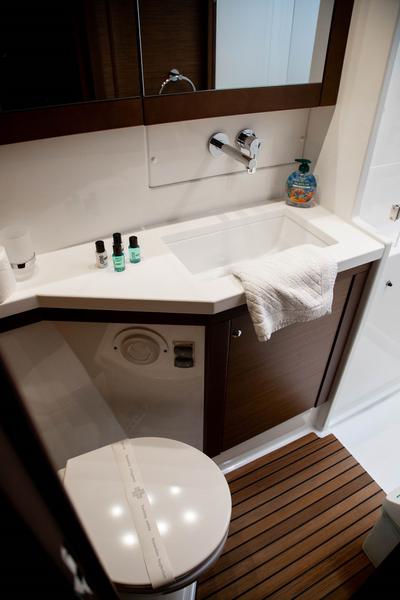 Book yachts online - catamaran - Lagoon 450 F (2019) ANJA equipped with generator, A/C (saloon+cabins), water maker, washer/dryer, dishwasher, microwave oven - ANJA I - rent