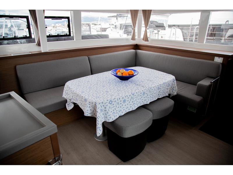Book yachts online - catamaran - Lagoon 450 F (2019) ANJA equipped with generator, A/C (saloon+cabins), water maker, washer/dryer, dishwasher, microwave oven - ANJA I - rent