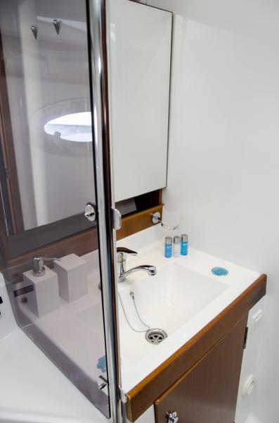 Book yachts online - motorboat - Antares 36 (2011) - GALEB - rent