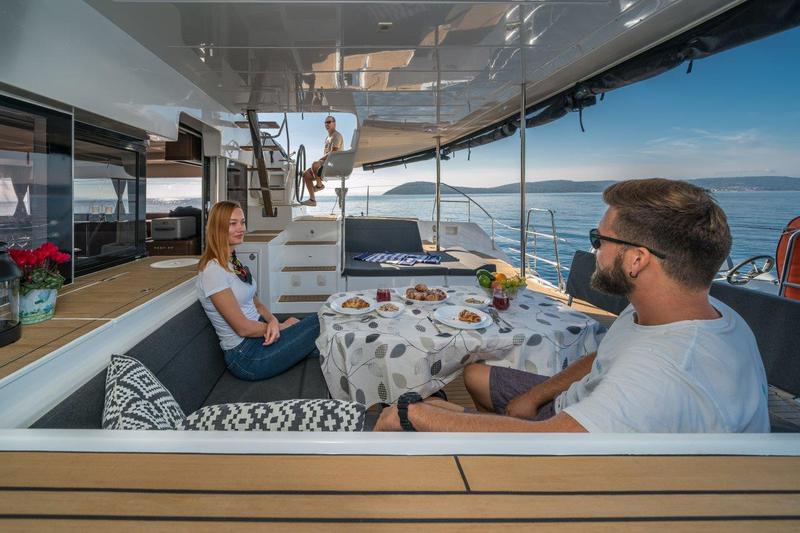 Book yachts online - catamaran - Lagoon 450 Sport LUX equipped with generator, A/C (saloon+cabins), ice maker, dishwasher, 2 S.U.P., underwater lights - PRINCESS SOFIA - rent