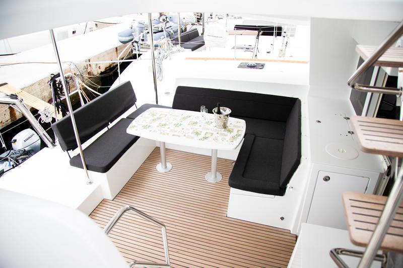 Book yachts online - catamaran - Lagoon 450 Sport (2019) equipped with generator, A/C (saloon+cabins), dishwasher - VJERA - rent