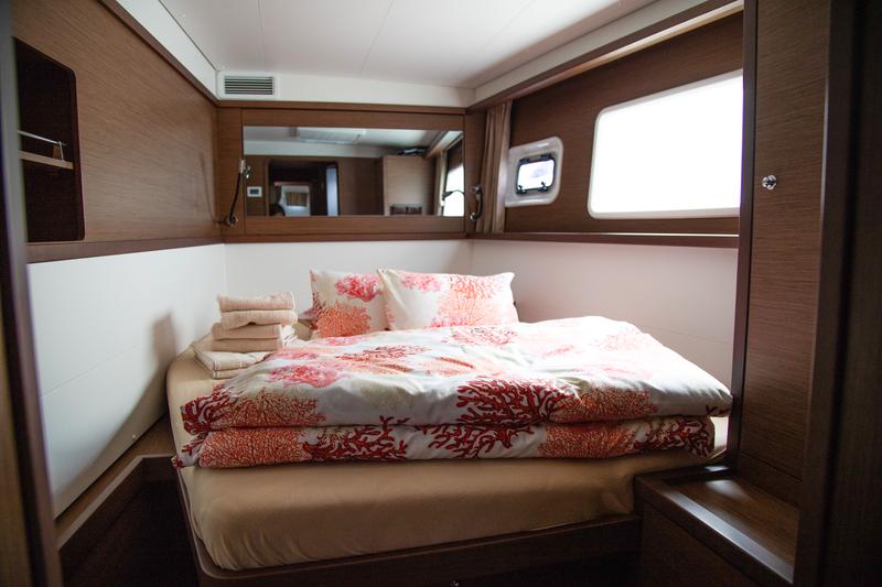 Book yachts online - catamaran - Lagoon 450 Sport (2019) equipped with generator, A/C (saloon+cabins), dishwasher - VJERA - rent