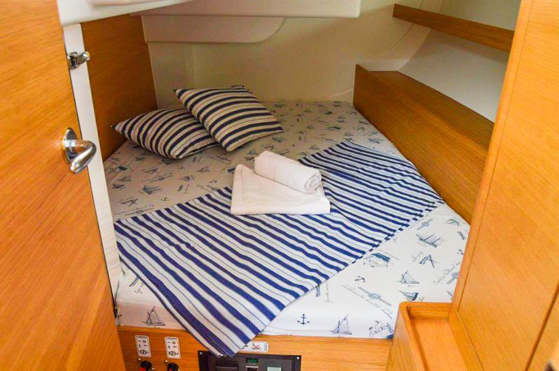 Book yachts online - sailboat - X-Yacht 4-3 - XARA - rent