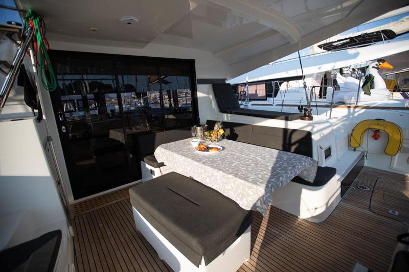 Book yachts online - catamaran - Lagoon 42 (2018) equipped with generator, A/C (saloon+cabins), water maker, bow thruster - ALMA SOFIA - rent