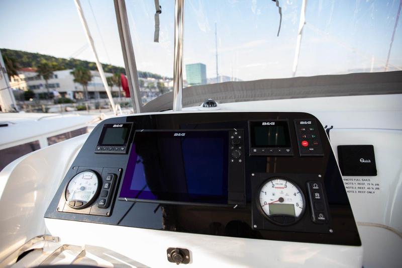 Book yachts online - catamaran - Lagoon 42 (2018) equipped with generator, A/C (saloon+cabins), water maker, bow thruster - ALMA SOFIA - rent